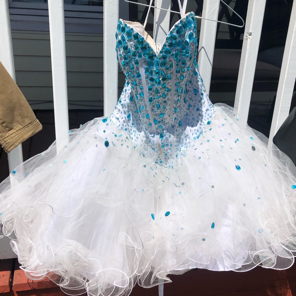 BLUE AND WHITE PROM DRESS!